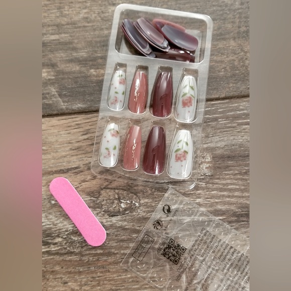 Vintage Floral Press On Nails Long Ballerina Nail Set Elegant Nail Sets Manicure - Picture 3 of 3